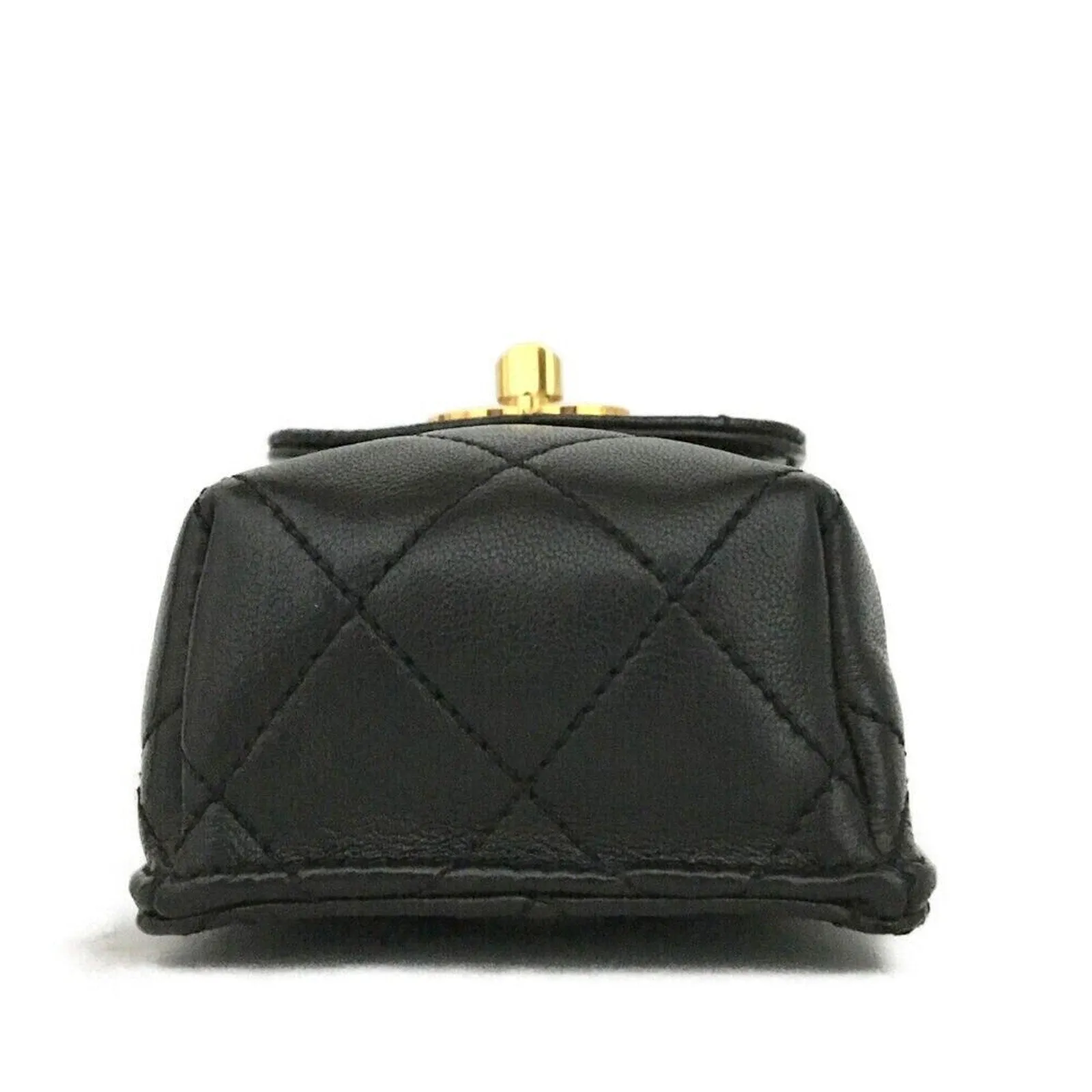 100% Authentic CHANEL Quilted Matelasse CC Logo Lambskin Chain Crossbody Bag