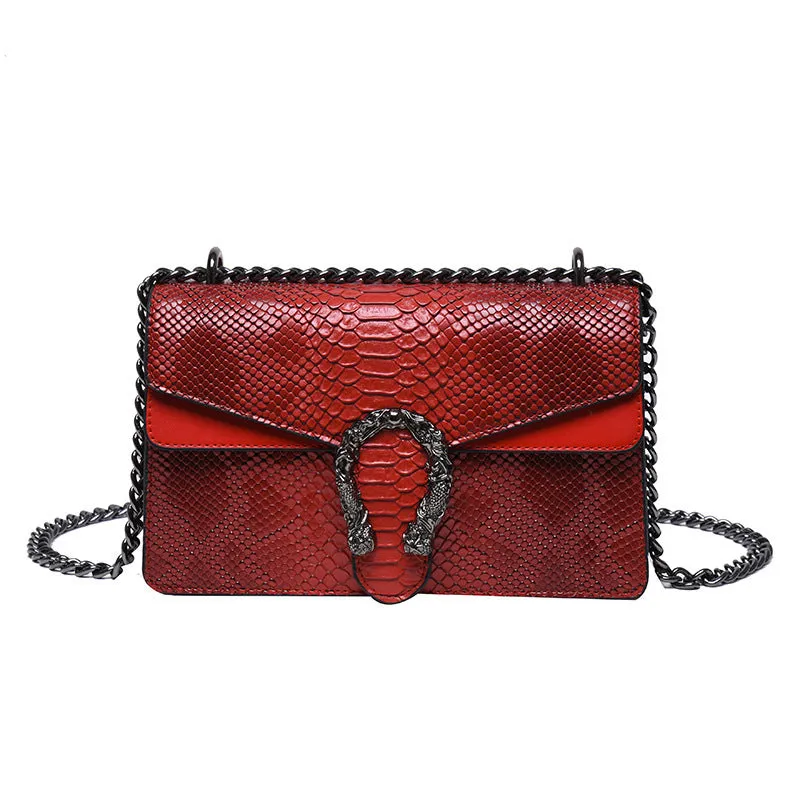 Cool Women's Retro Chain Trendy Niche Crossbody Bags