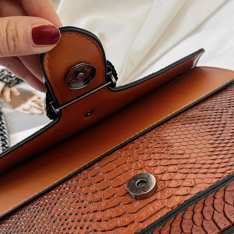 Cool Women's Retro Chain Trendy Niche Crossbody Bags
