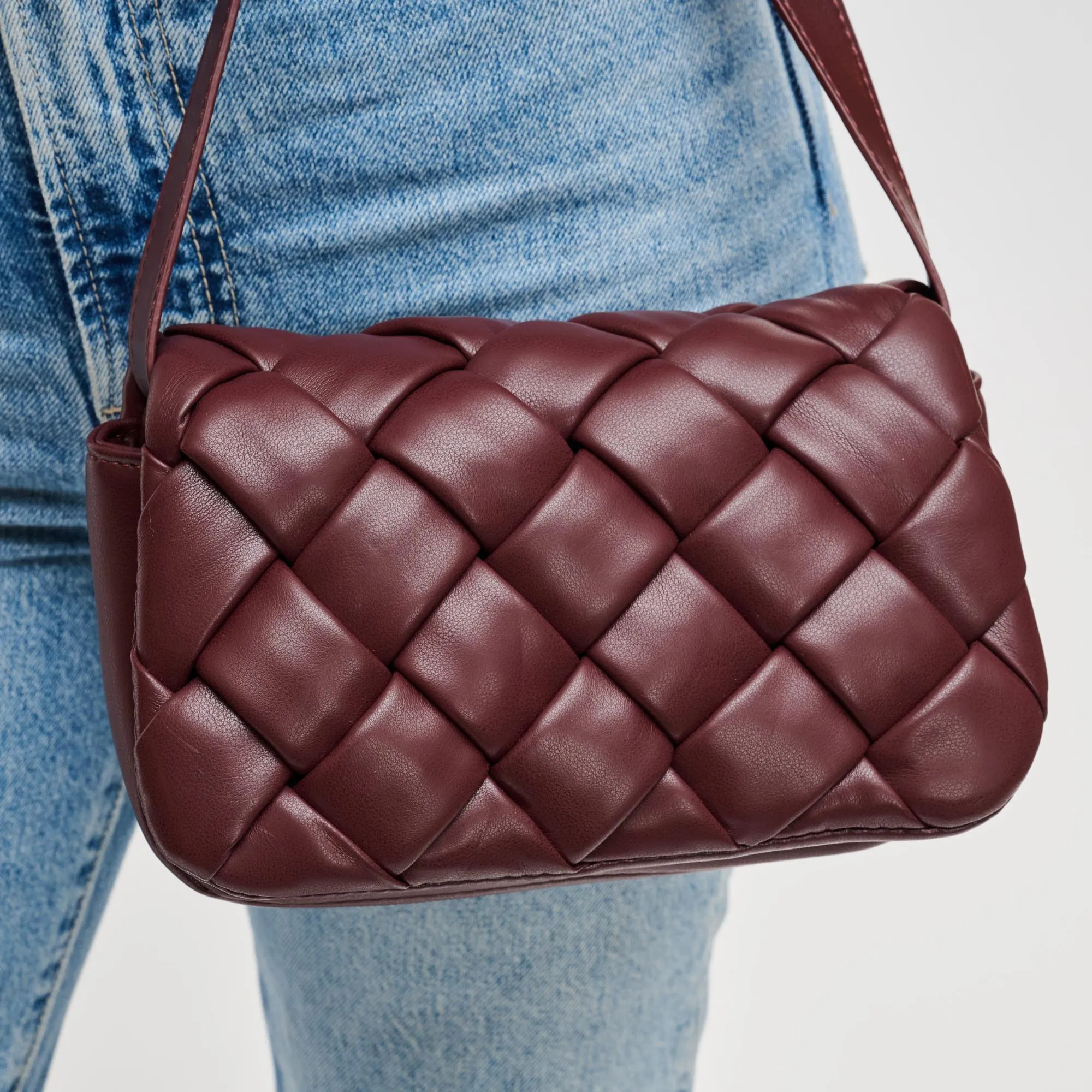 Daphne Crossbody