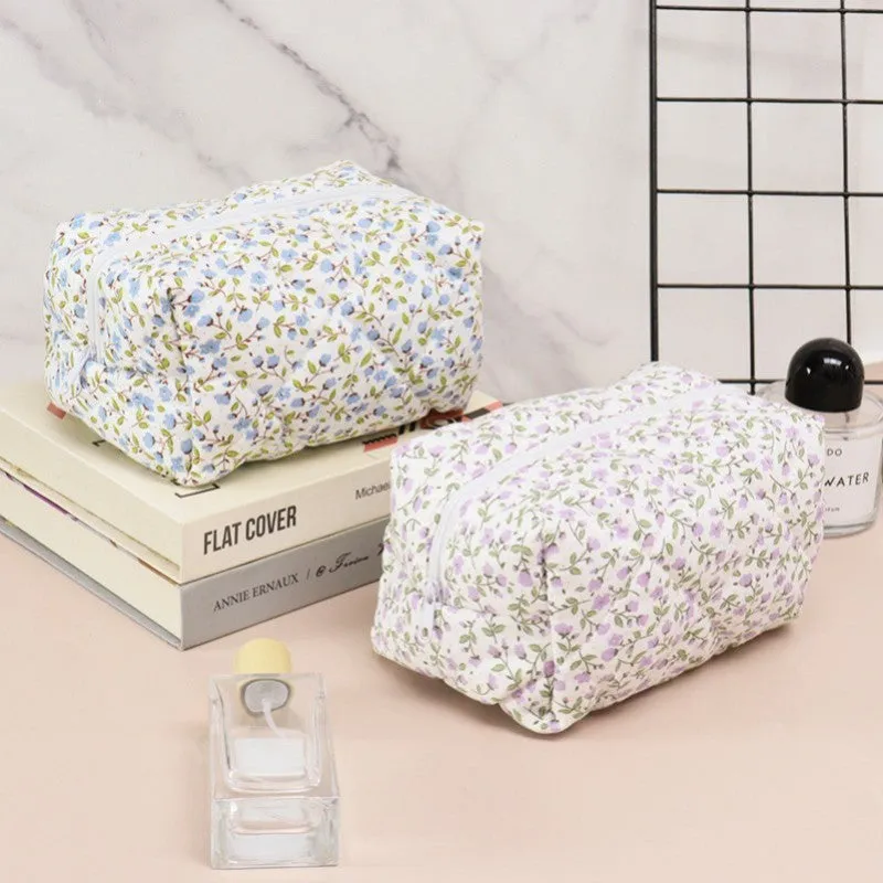 DITSY QUILTED COTTON FLORAL COSMETIC POUCH BAG | 40P557