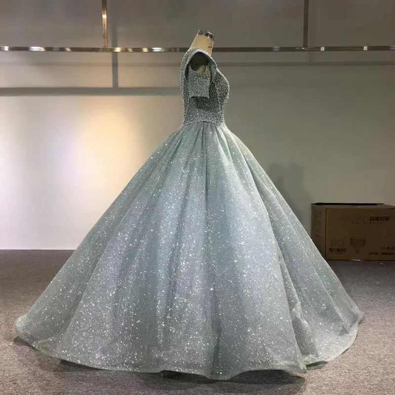 Elegant Evening Dresses Lace V-neck Sleeveless Quinceanera Dresses Ball Gown with Pearls