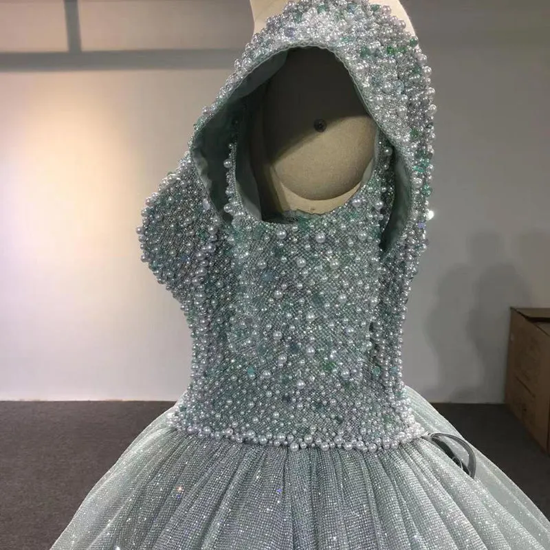 Elegant Evening Dresses Lace V-neck Sleeveless Quinceanera Dresses Ball Gown with Pearls