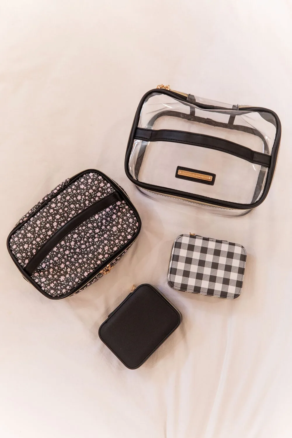 Getaway Cosmetic Set Black Floral