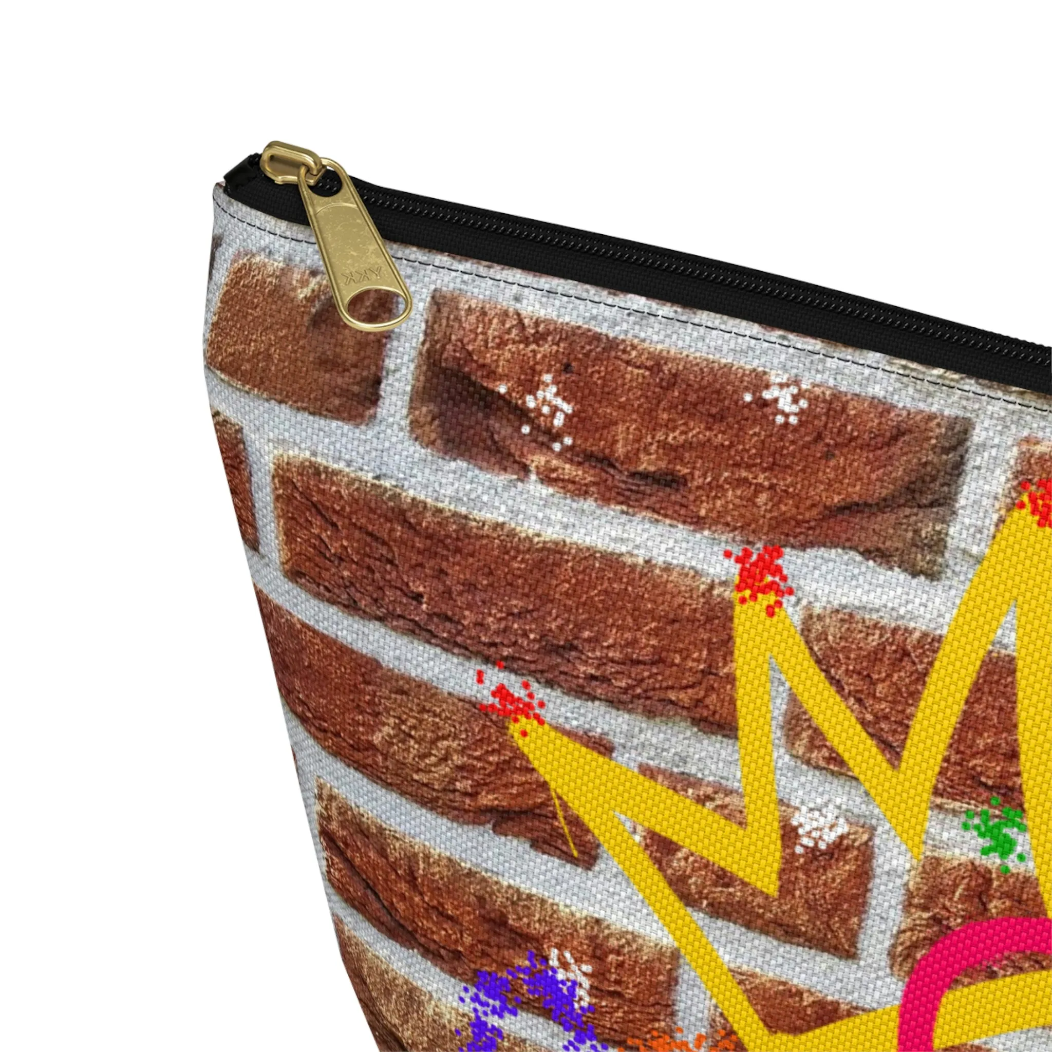 Graffiti Accessory Pouch w T-bottom
