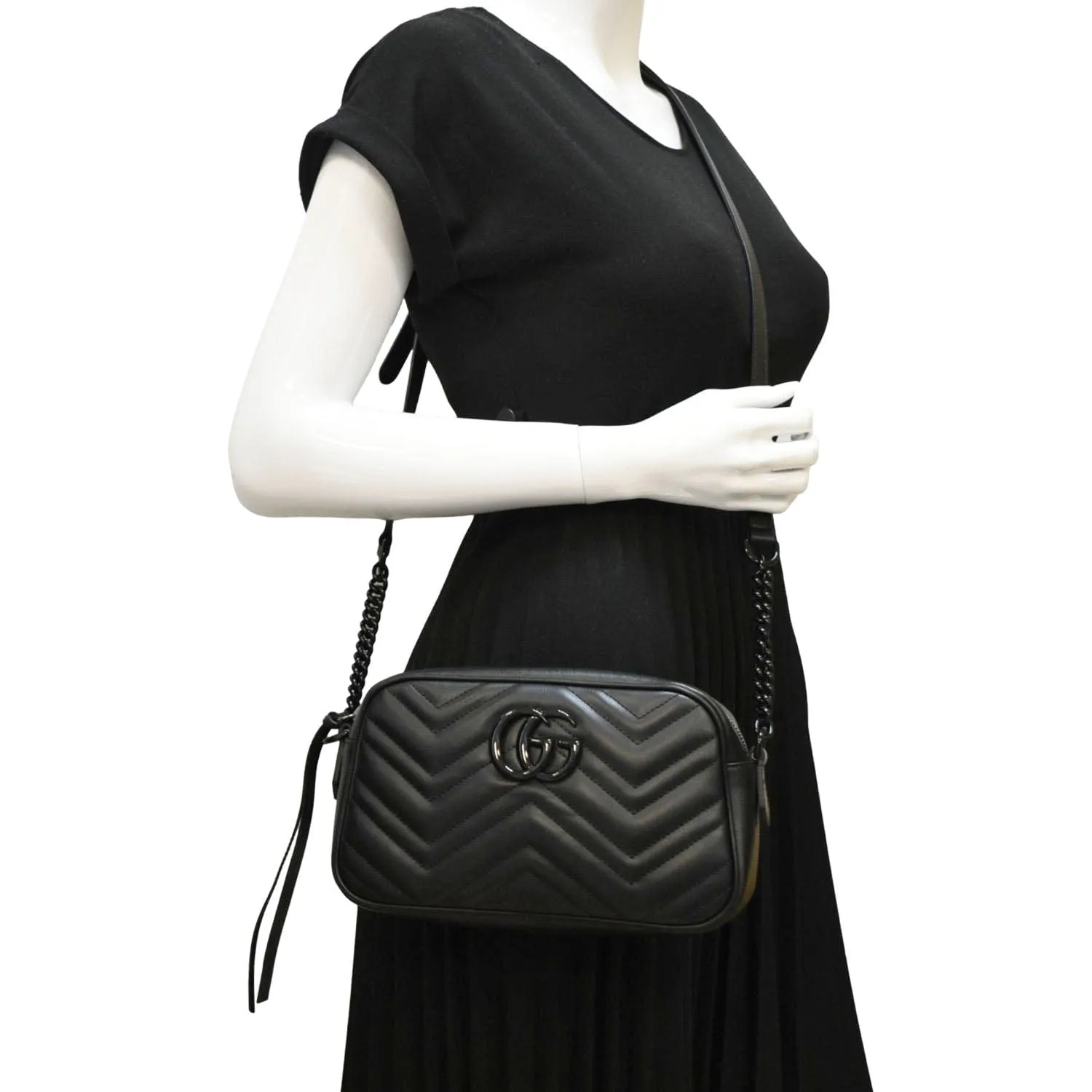 GUCCI GG Marmont Matelasse Chevron Leather Camera Crossbody Bag Black 447632