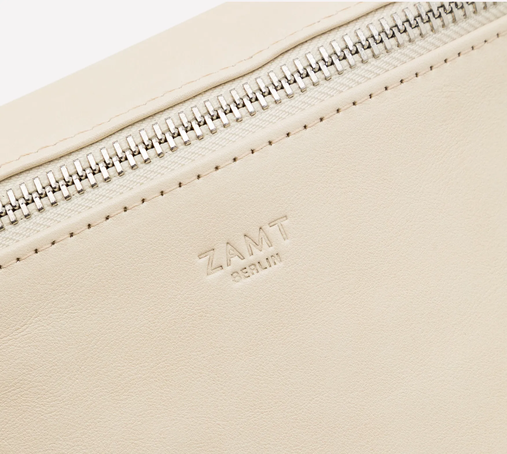 Hip bag in nappa off white