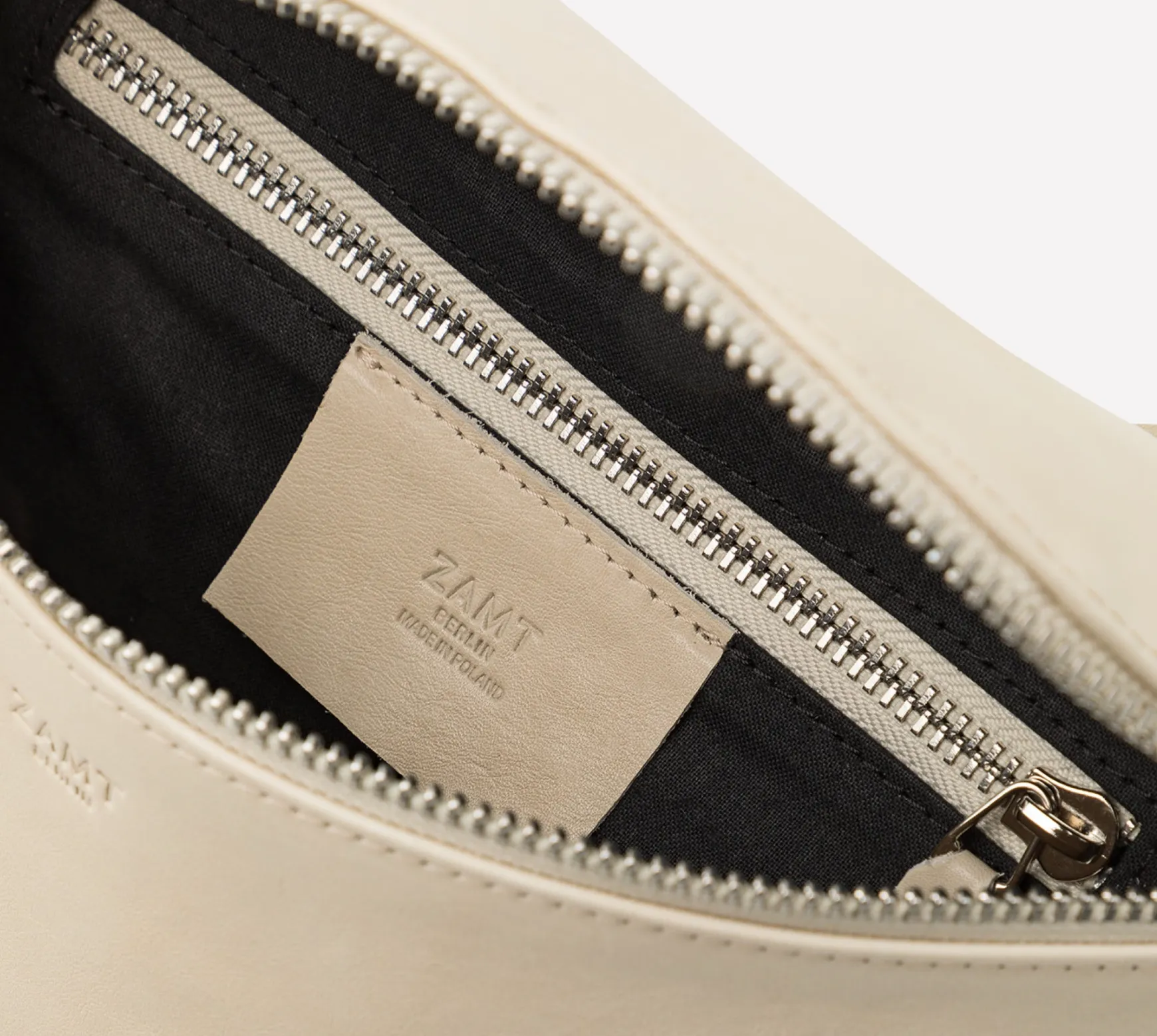 Hip bag in nappa off white