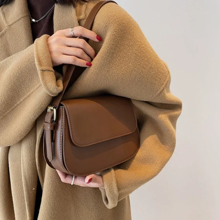 Illythia | Classic Saddle | Crossbody Bag