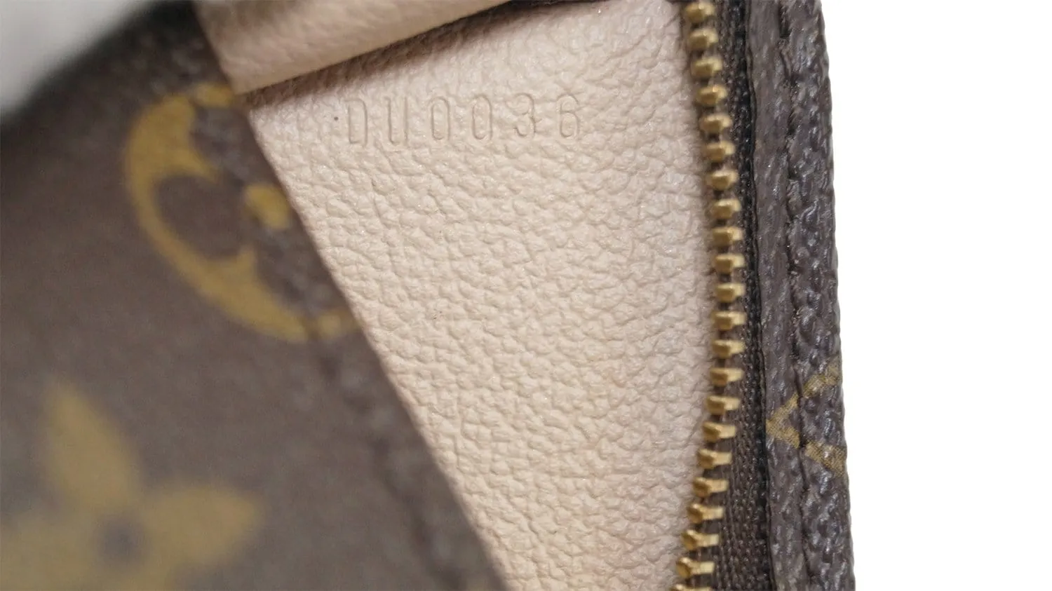 LOUIS VUITTON Monogram Canvas Poche Toilette 15 Cosmetic Pouch