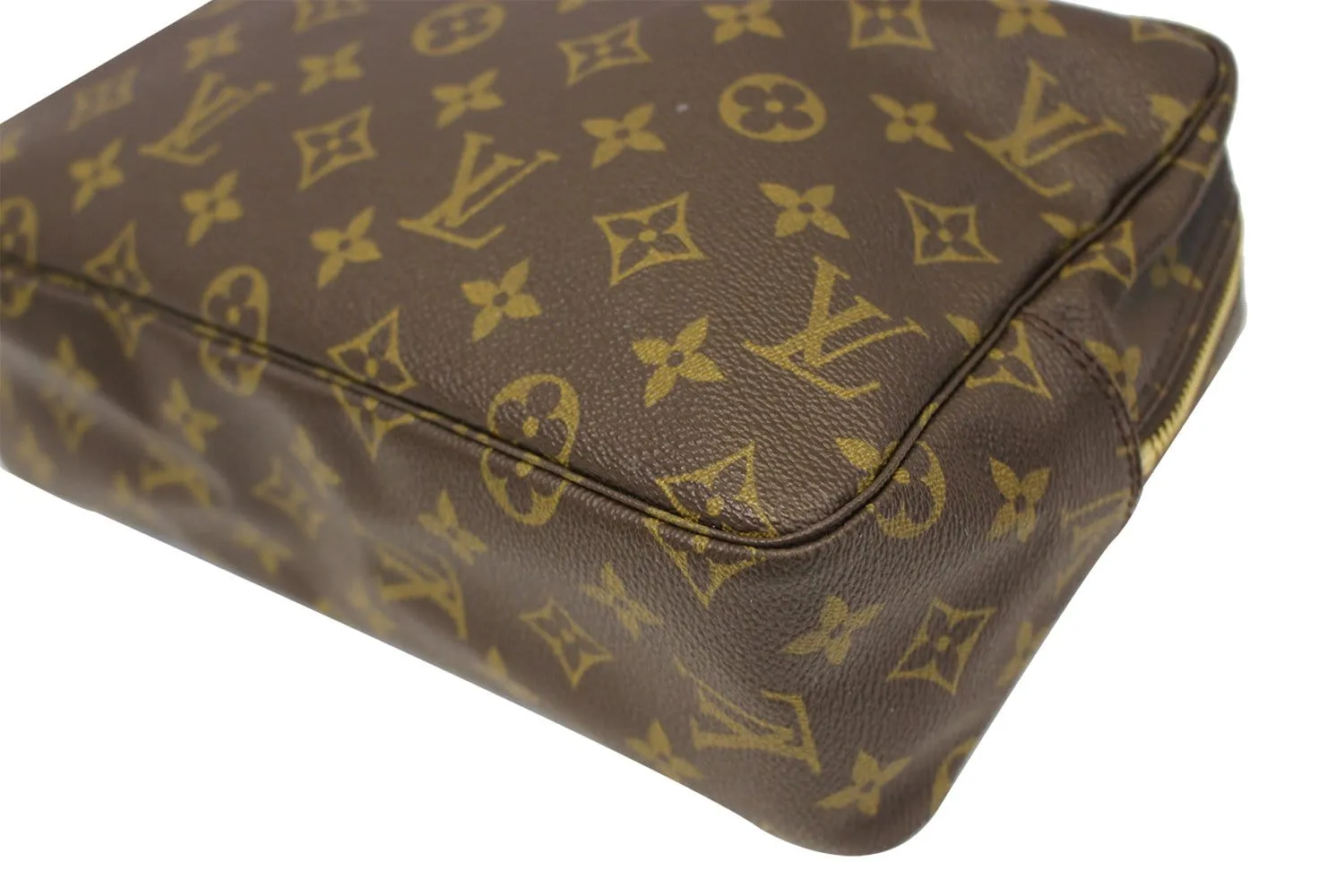 LOUIS VUITTON Monogram Canvas Trousse Toilette 28 Clutch