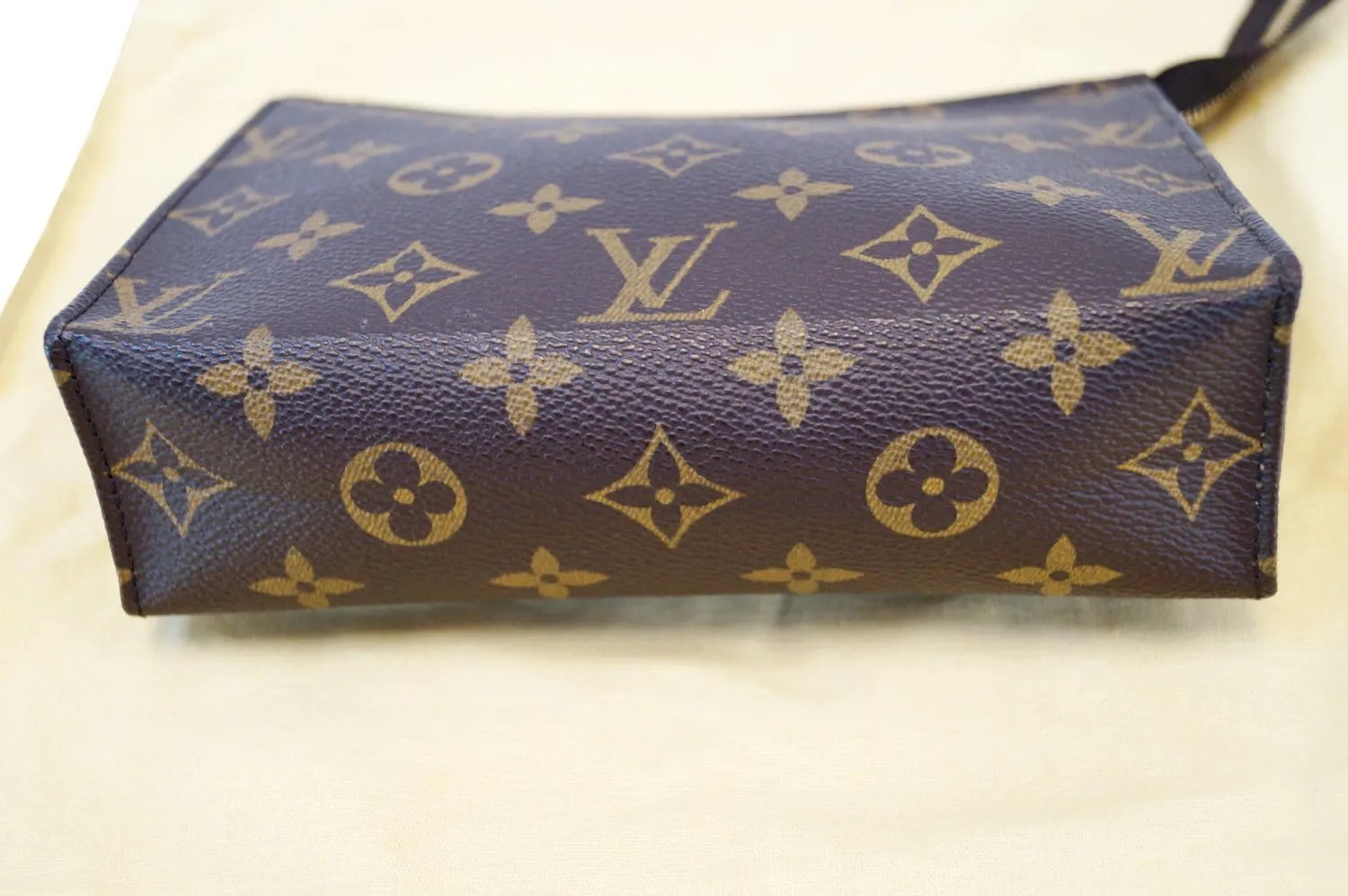 LOUIS VUITTON Monogram Poche Toilette 19 Cosmetics Pouch
