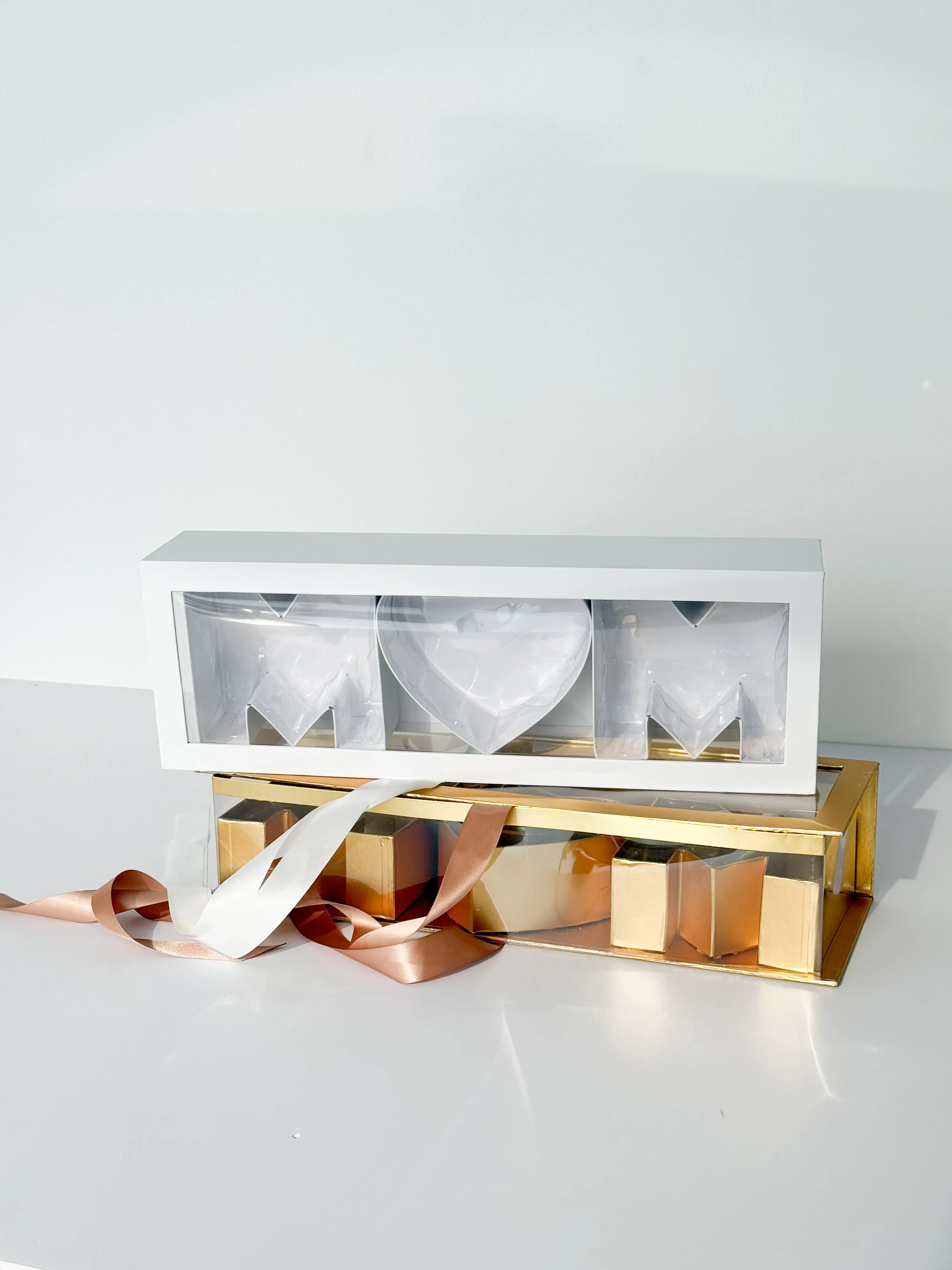 Luxury MOM Flower & Gift Box with Hollowed-Out Design