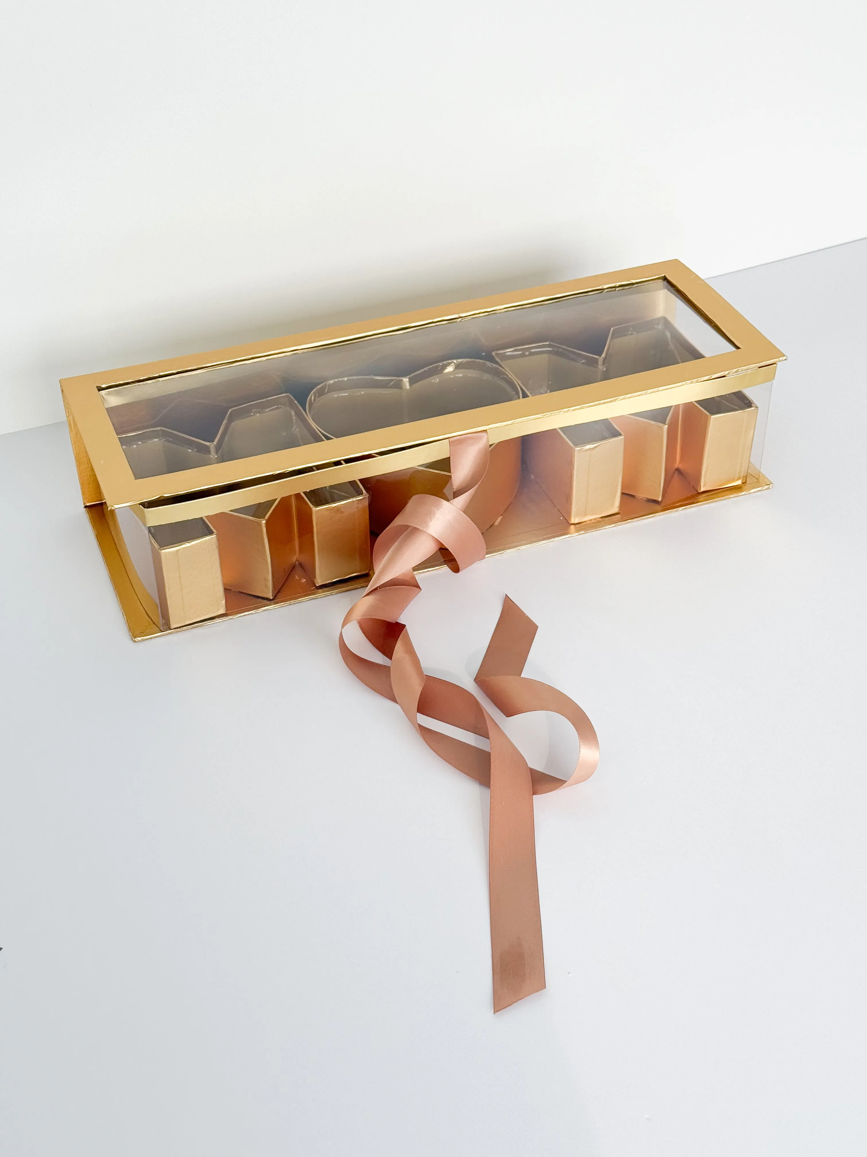 Luxury MOM Flower & Gift Box with Hollowed-Out Design
