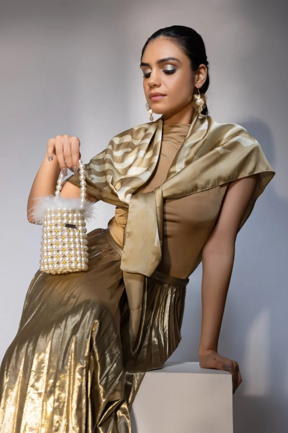 Pearl Bag With Fur Detailing, Ideal Party Wear Purse