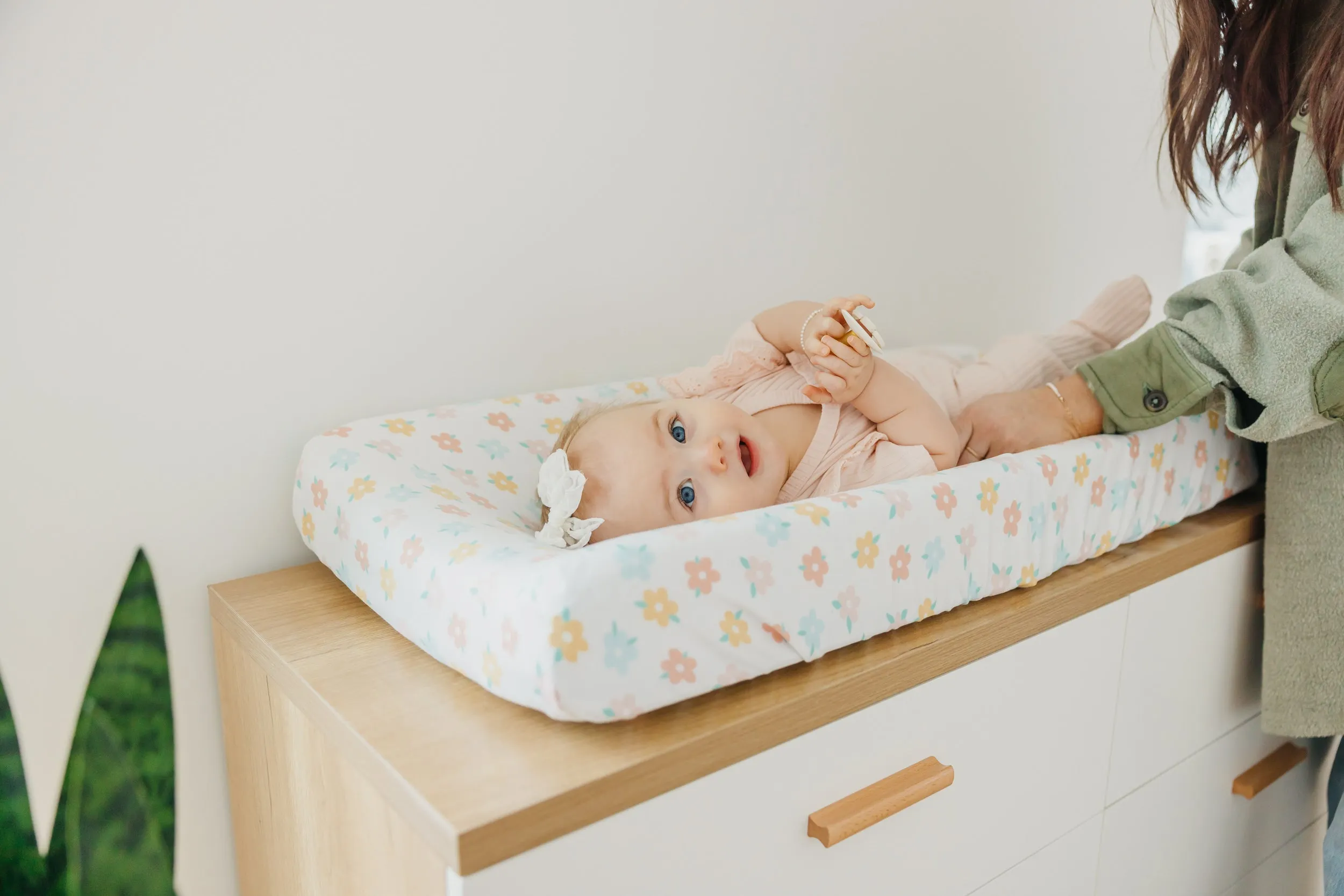 Premium Knit Diaper Changing Pad Cover - Daisy