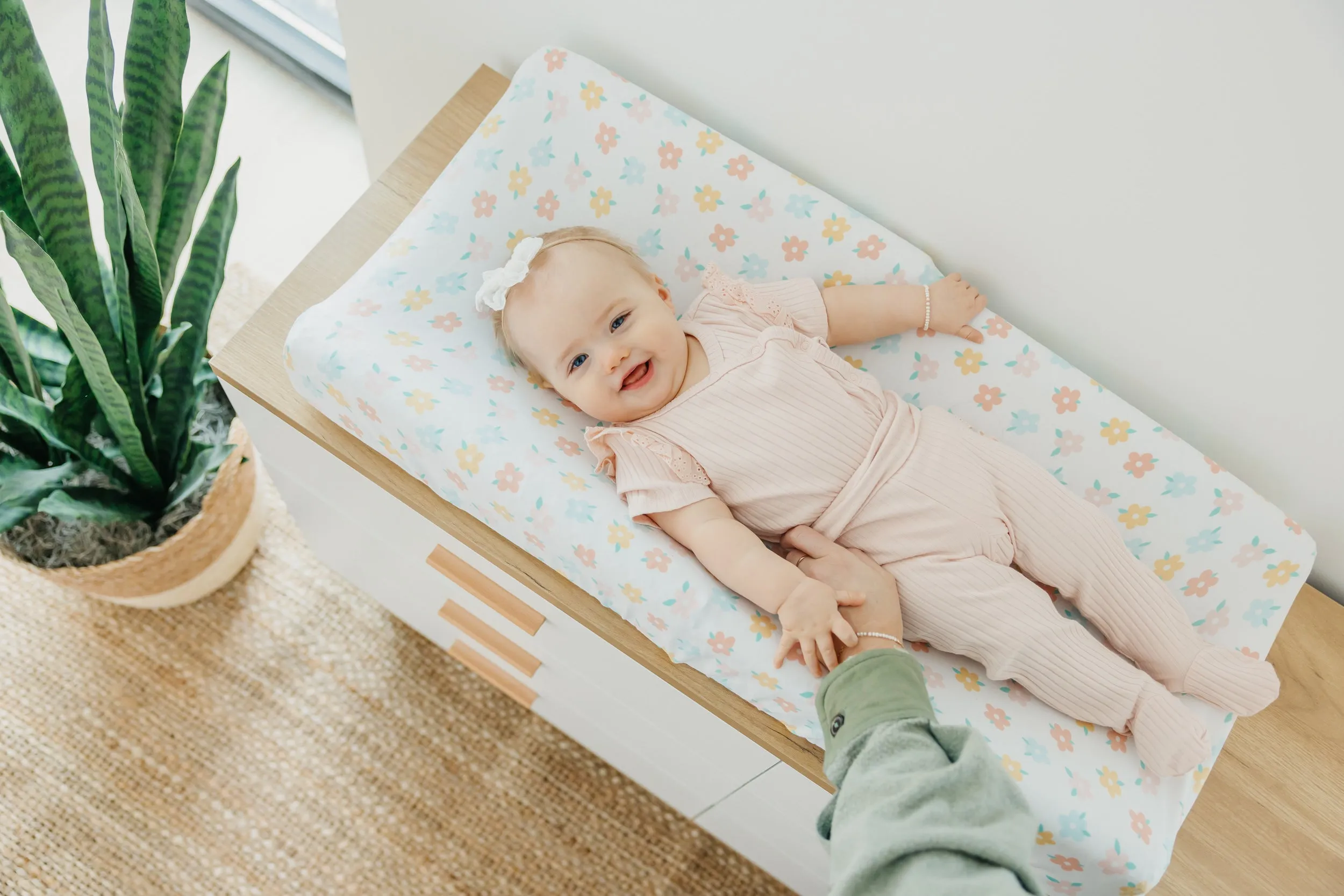 Premium Knit Diaper Changing Pad Cover - Daisy
