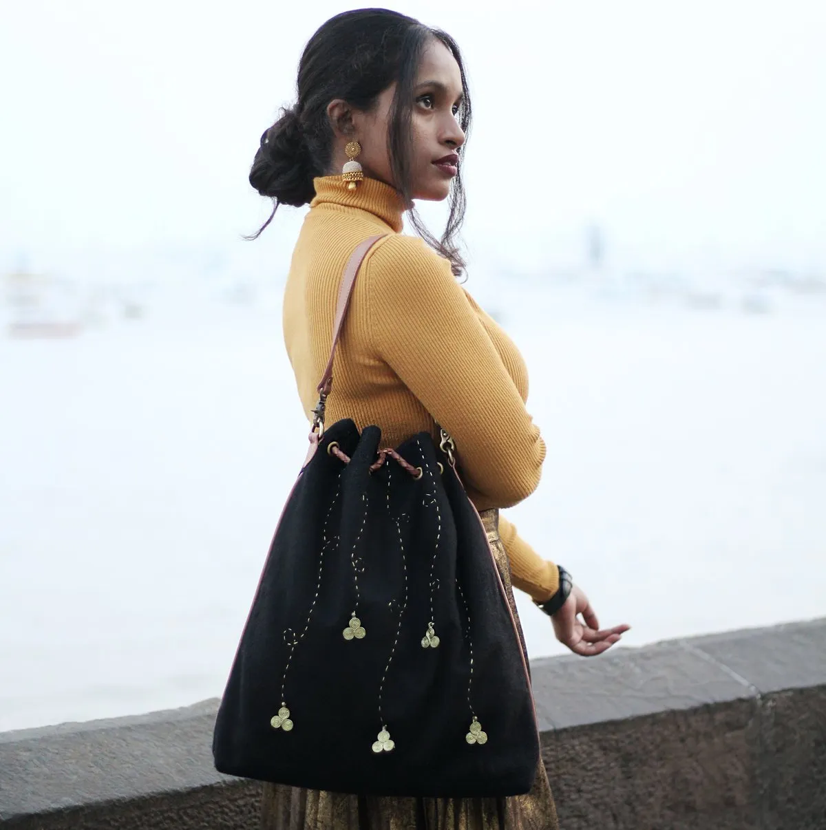 "Jholla" HYBRID TOTE - Black