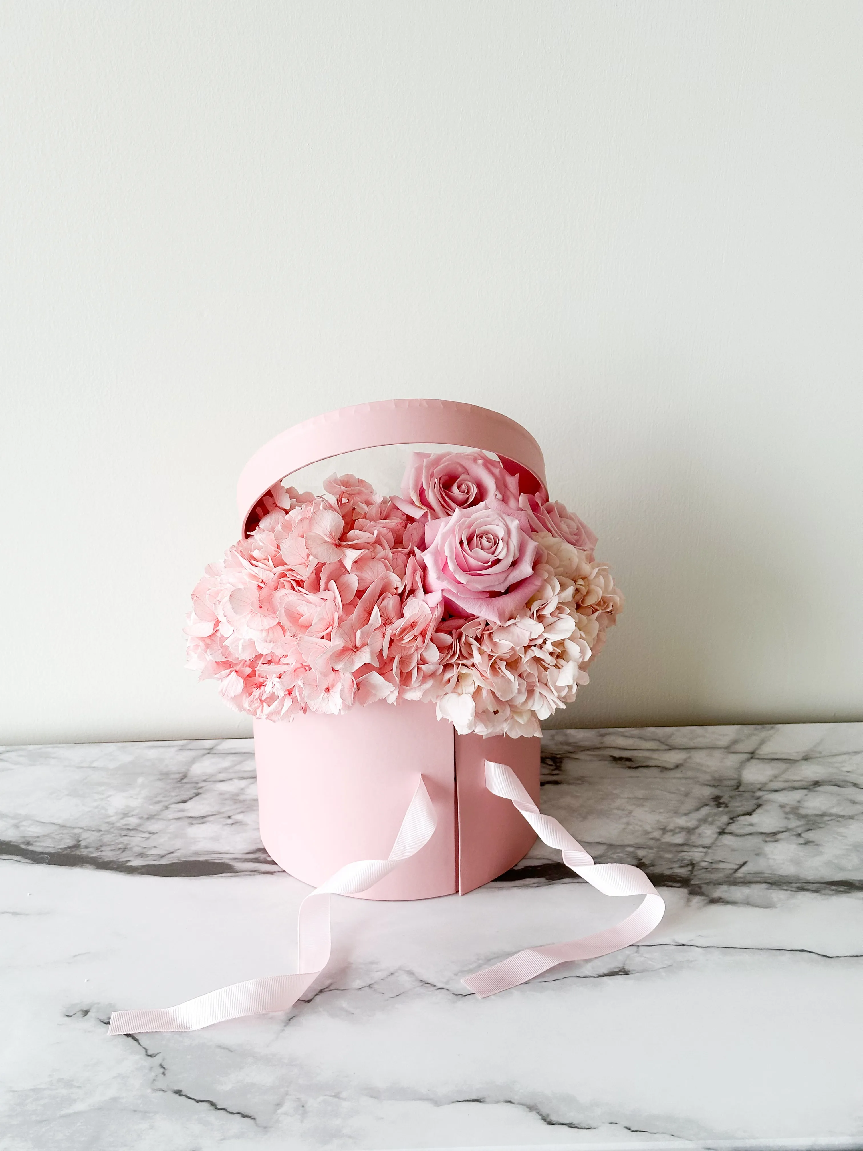 Round two-drawer Flower/Gift Box with Clear Lid