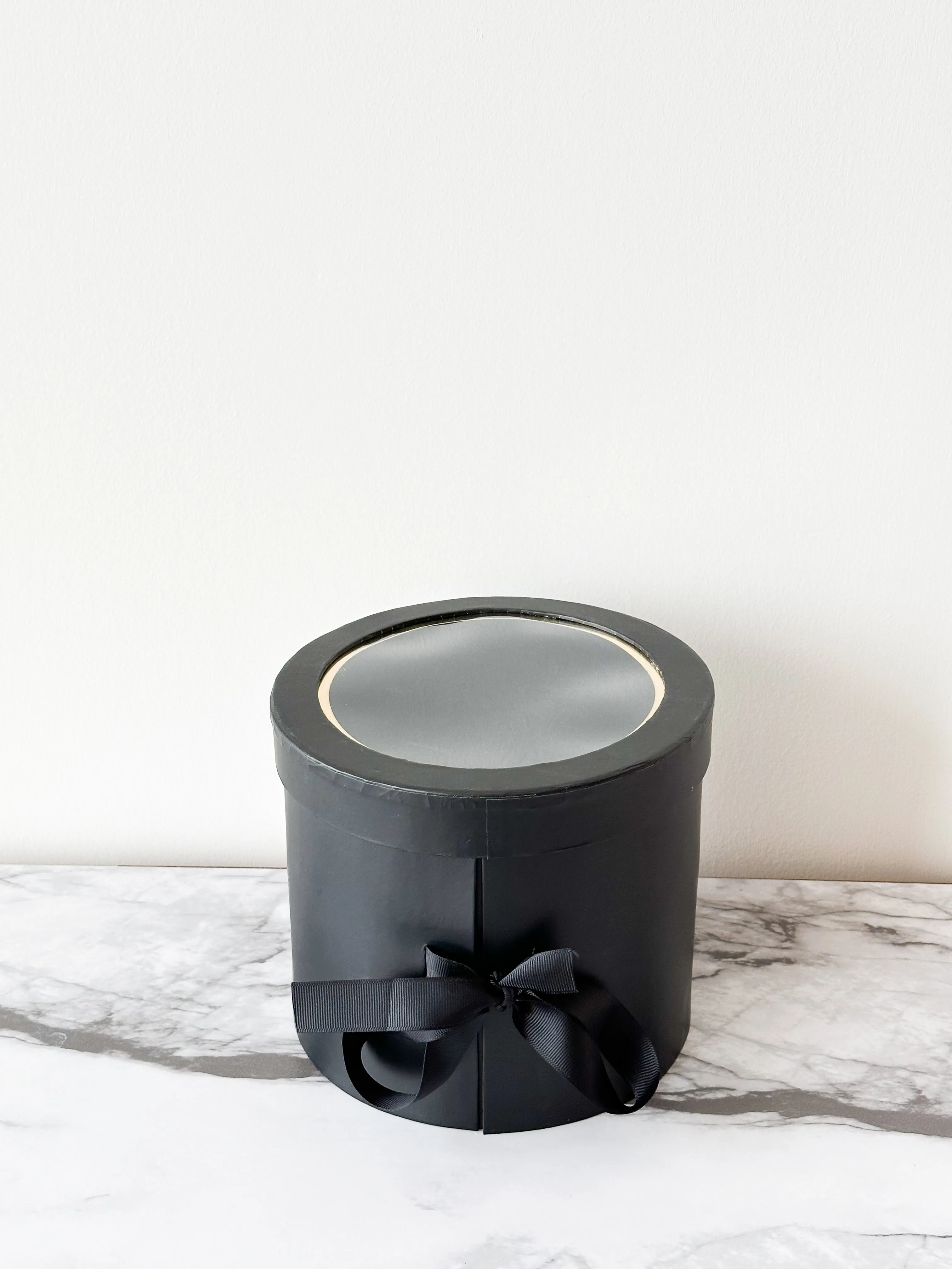 Round two-drawer Flower/Gift Box with Clear Lid