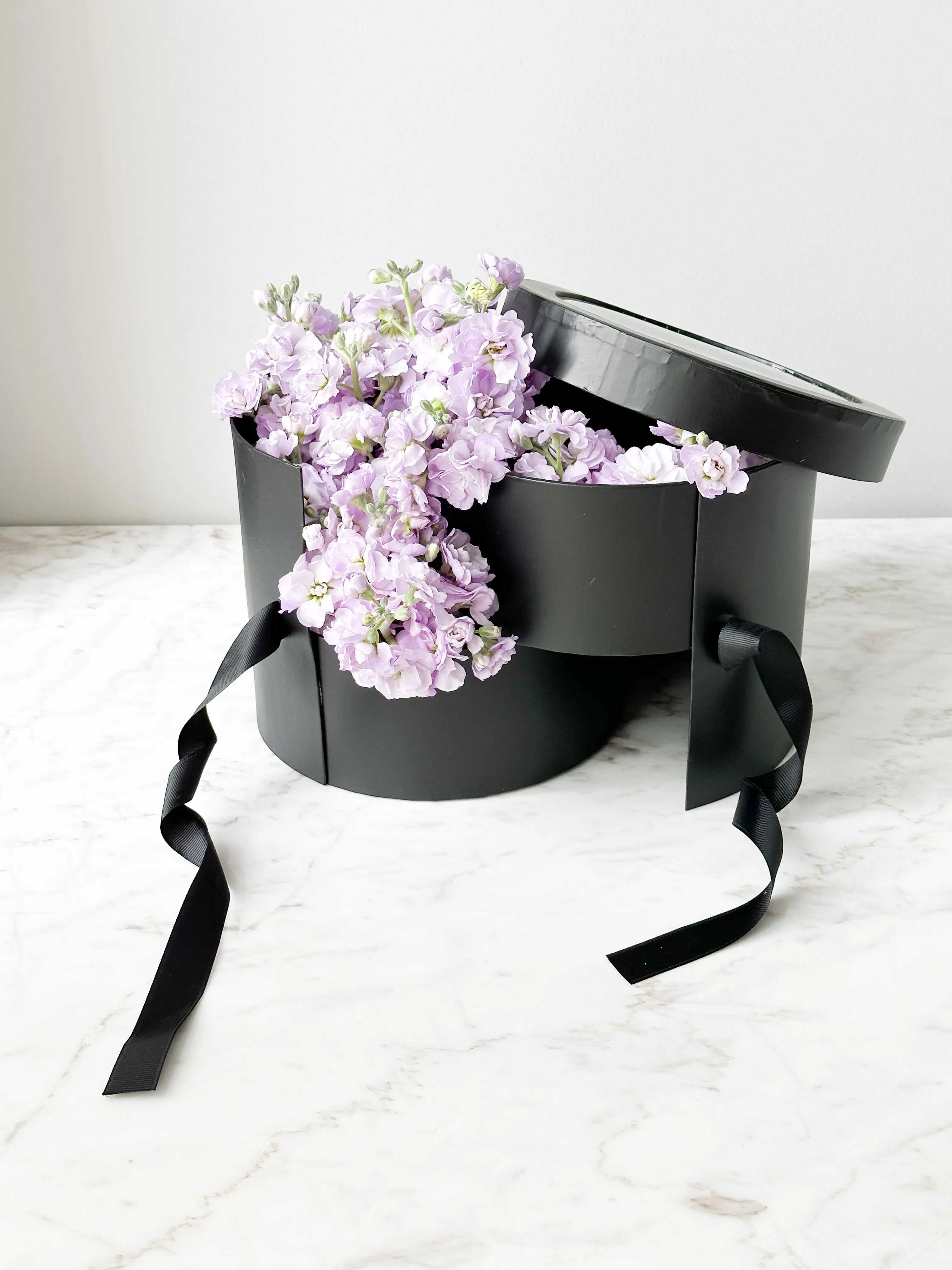 Round two-drawer Flower/Gift Box with Clear Lid