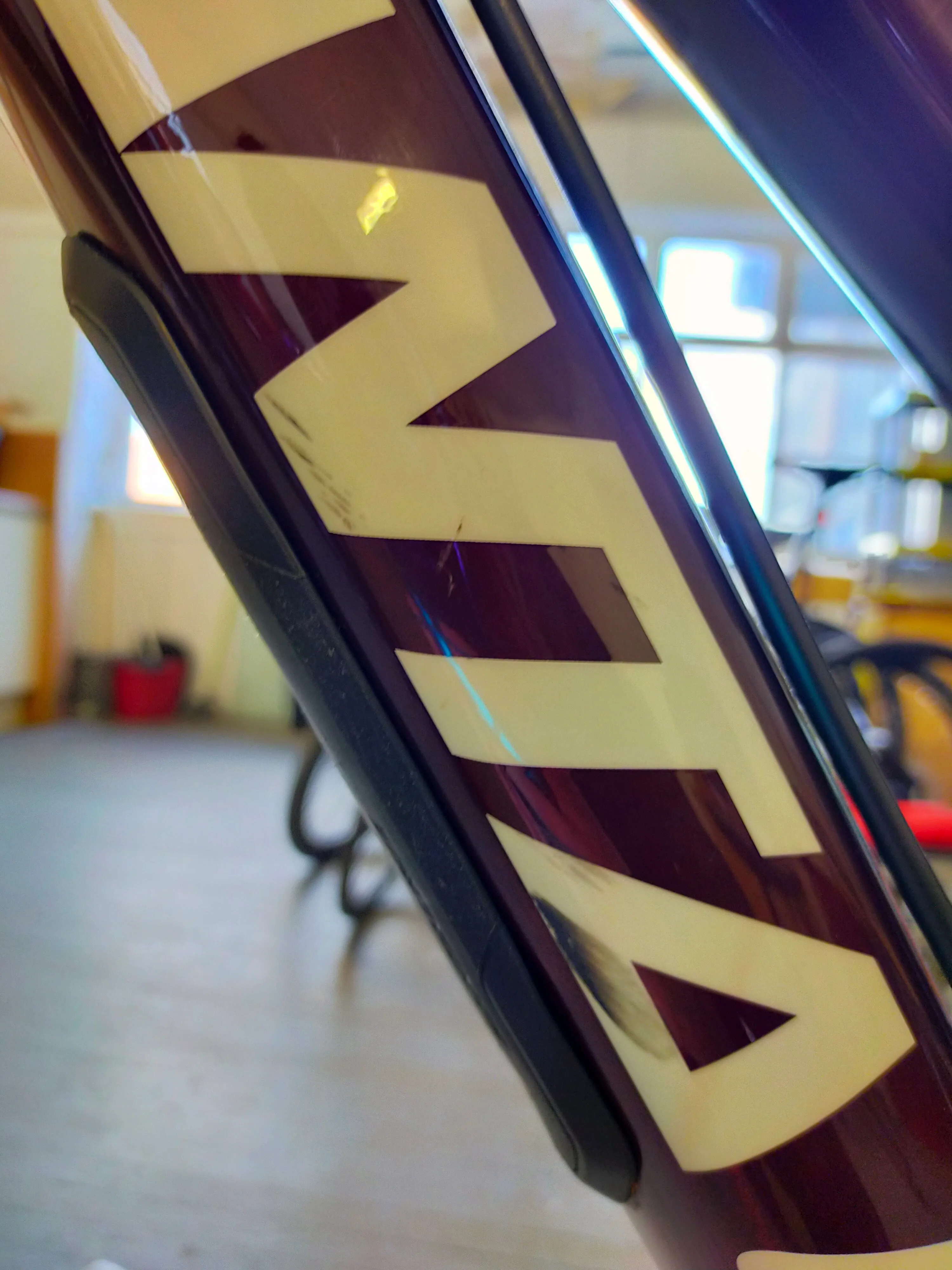 Santa Cruz V10 7 MX CC X01 Reserve Downhill Ex-Demo Mountain Bike  - Oxblood
