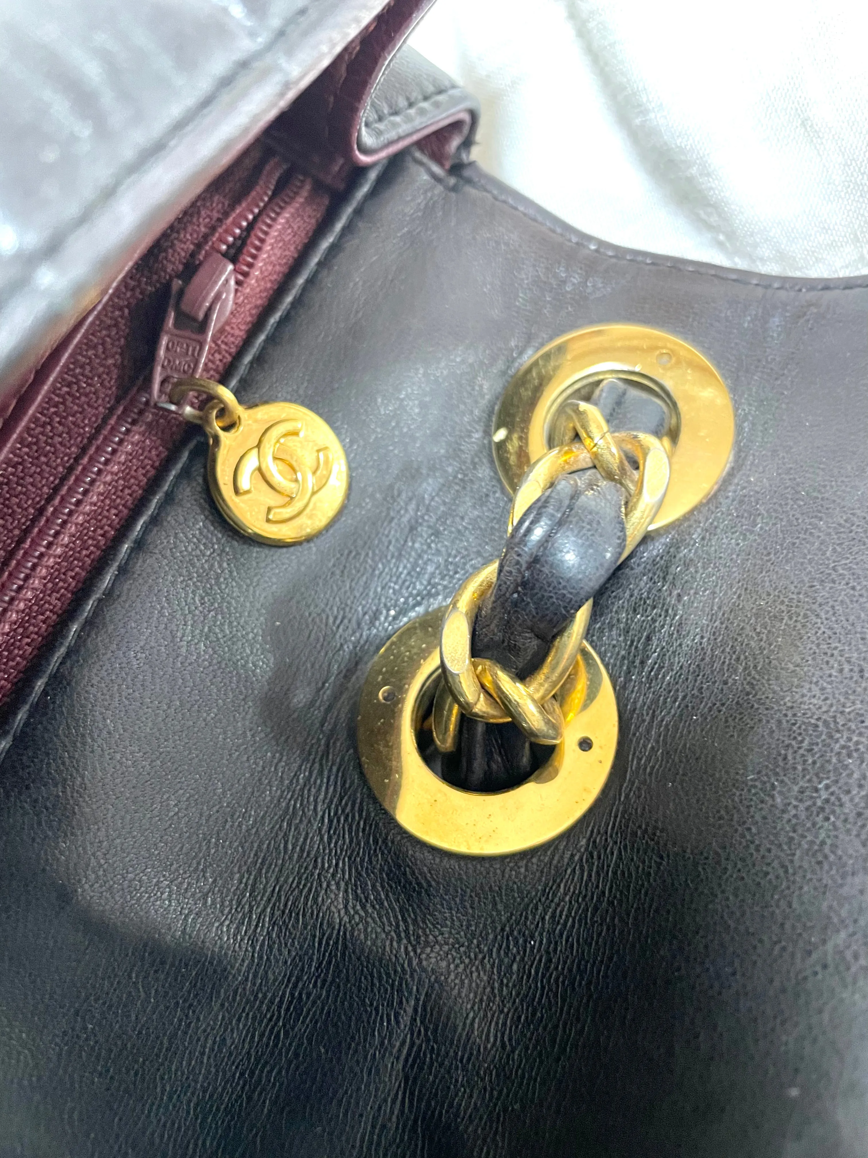 Vintage CHANEL black lambskin 2.55 classic jumbo, large chain, large shoulder bag with golden CC. Vertical stitch. 051128ac4