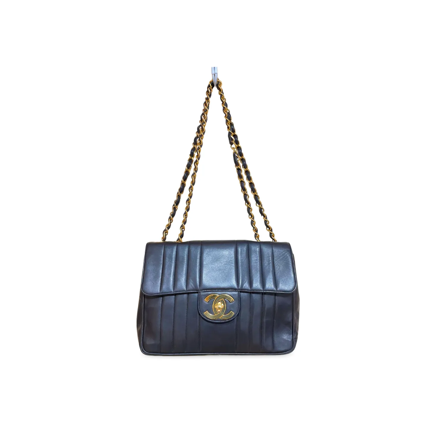 Vintage CHANEL black lambskin 2.55 classic jumbo, large chain, large shoulder bag with golden CC. Vertical stitch. 051128ac4