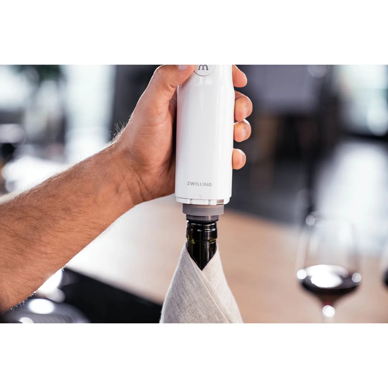 Zwilling Fresh & Save Vacuum Pump With Charging Cap White